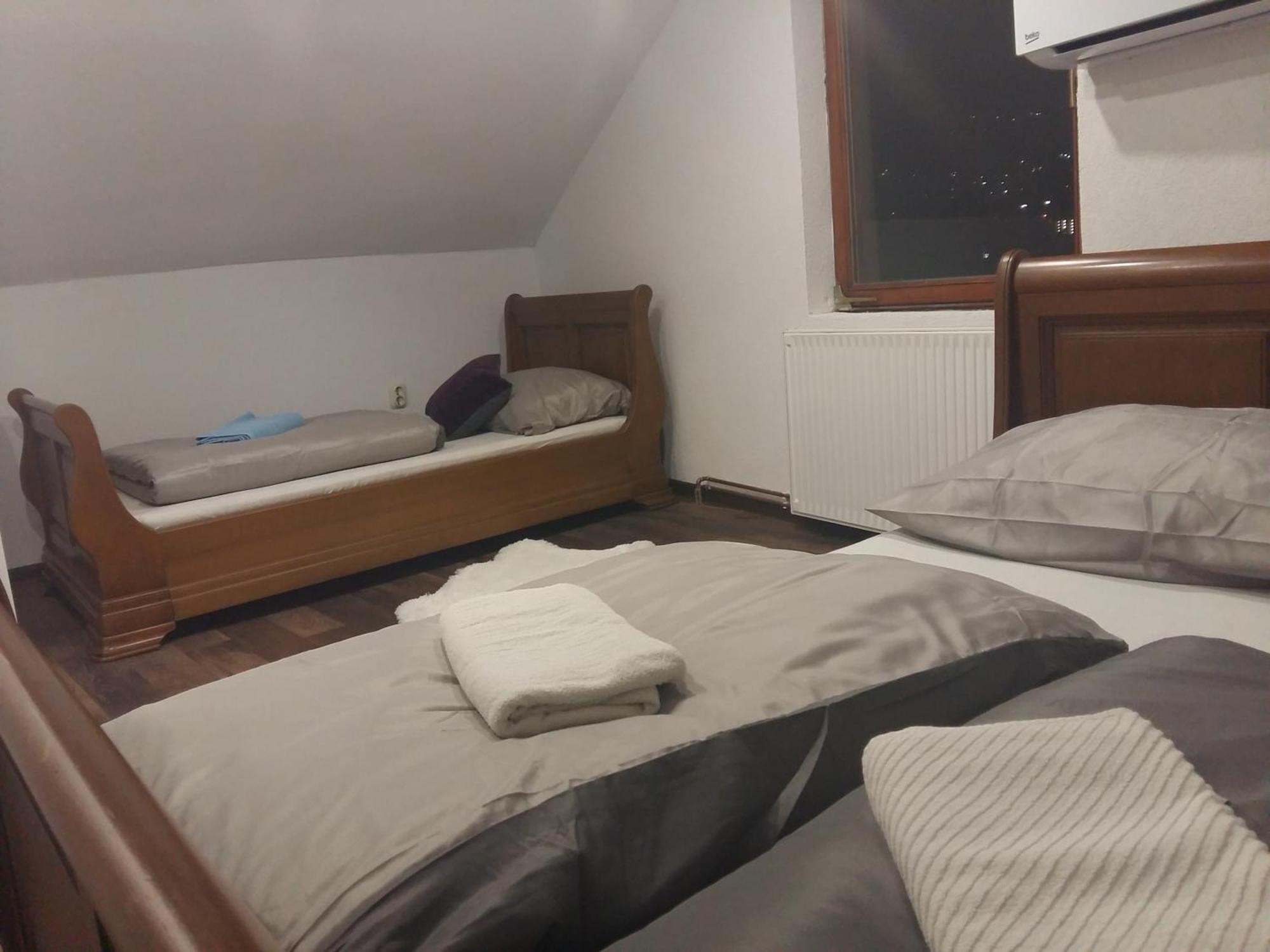 Apartments In Heart Сараєво Номер фото